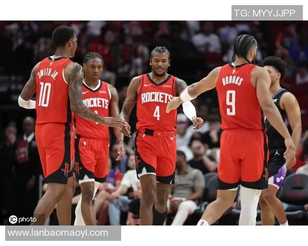 爵士与火箭季后赛首战精彩回顾与战术分析